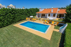 Villa Lurdes by Villa Plus